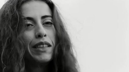 Filme Terra Estrangeira (1996)