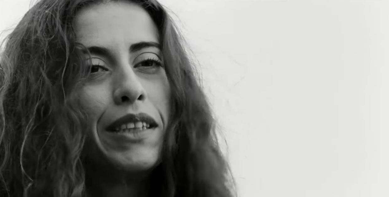 Filme Terra Estrangeira (1996)